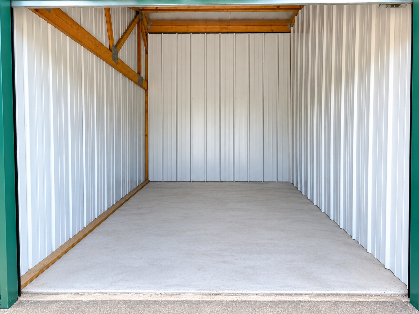10x10 storage unit at Washington Self Storage